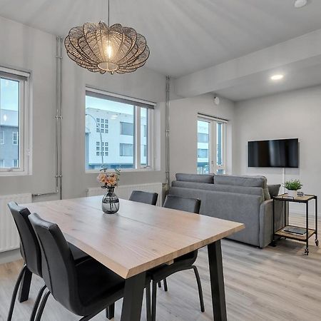 Sunny Central Apartment Reykjavik Bagian luar foto
