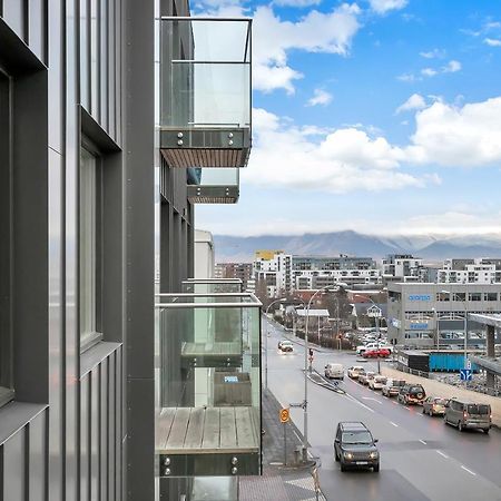 Sunny Central Apartment Reykjavik Bagian luar foto