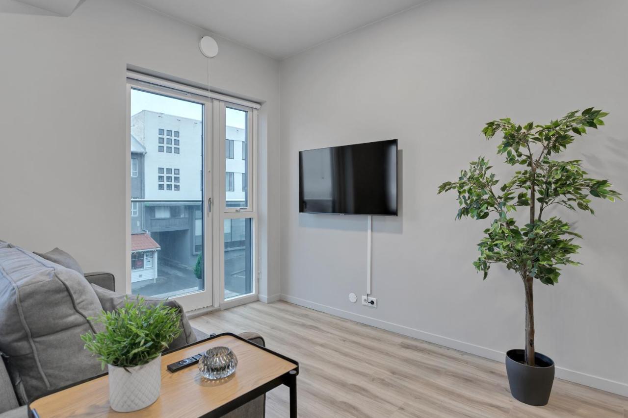 Sunny Central Apartment Reykjavik Bagian luar foto