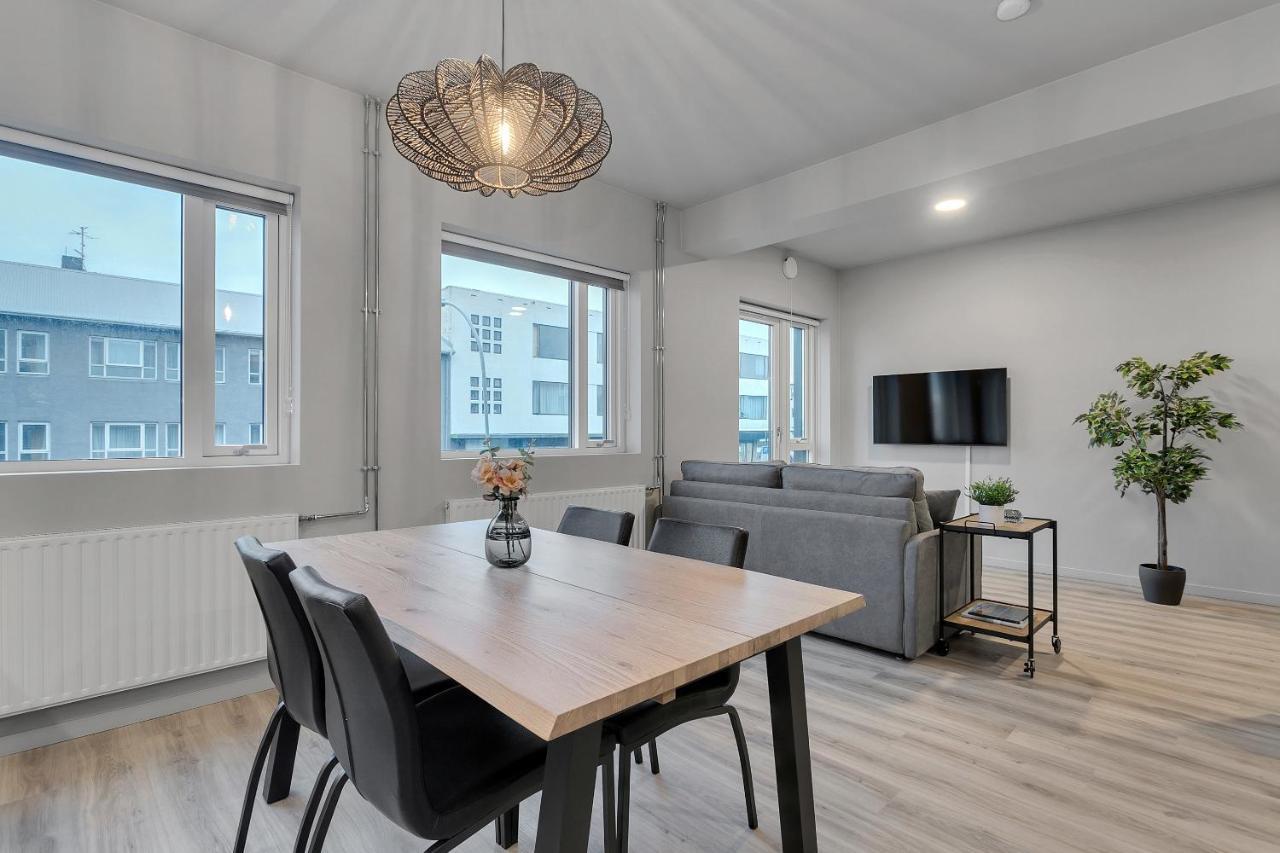 Sunny Central Apartment Reykjavik Bagian luar foto