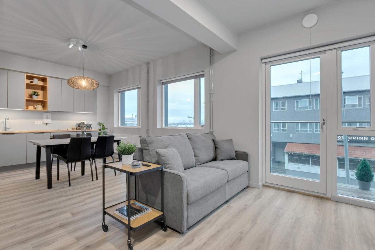 Sunny Central Apartment Reykjavik Bagian luar foto